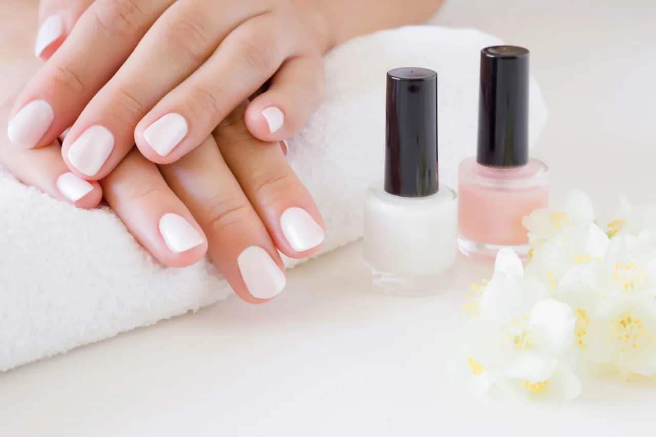 Shellac Nägel: 2 Wochen Glanz ohne Kompromisse? Der Experten-Check