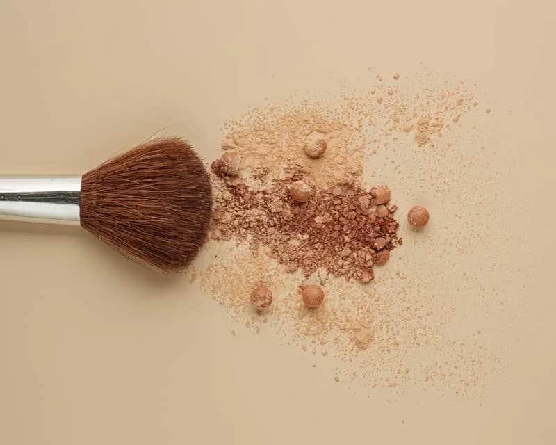 Make-up-Flecken entfernen: Meine besten Tricks für jeden Stoff