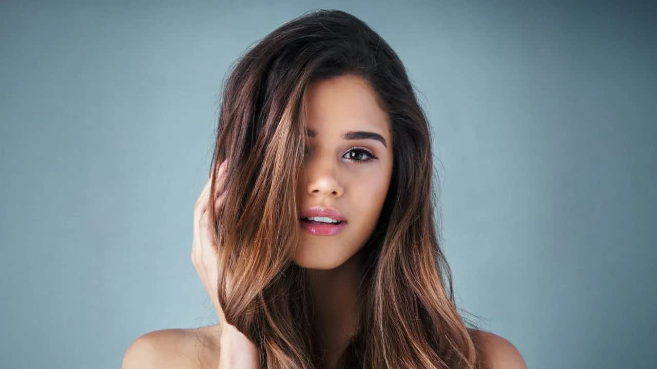 Ihr Blond glänzt! Glossing gegen Gelbstich Salon oder DIY?