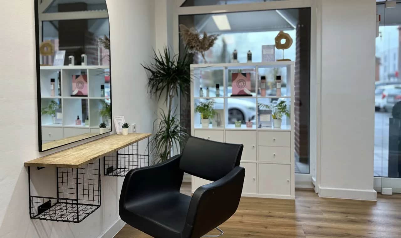 Studio Alexandra: Friseur, Perücken, Kosmetik & mehr Ihr Experte
